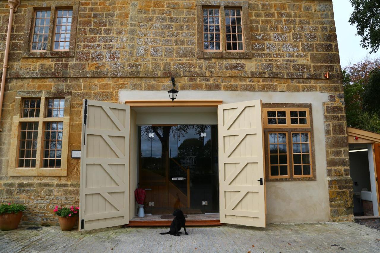 North Cadbury Court Coach Houses Buitenkant foto